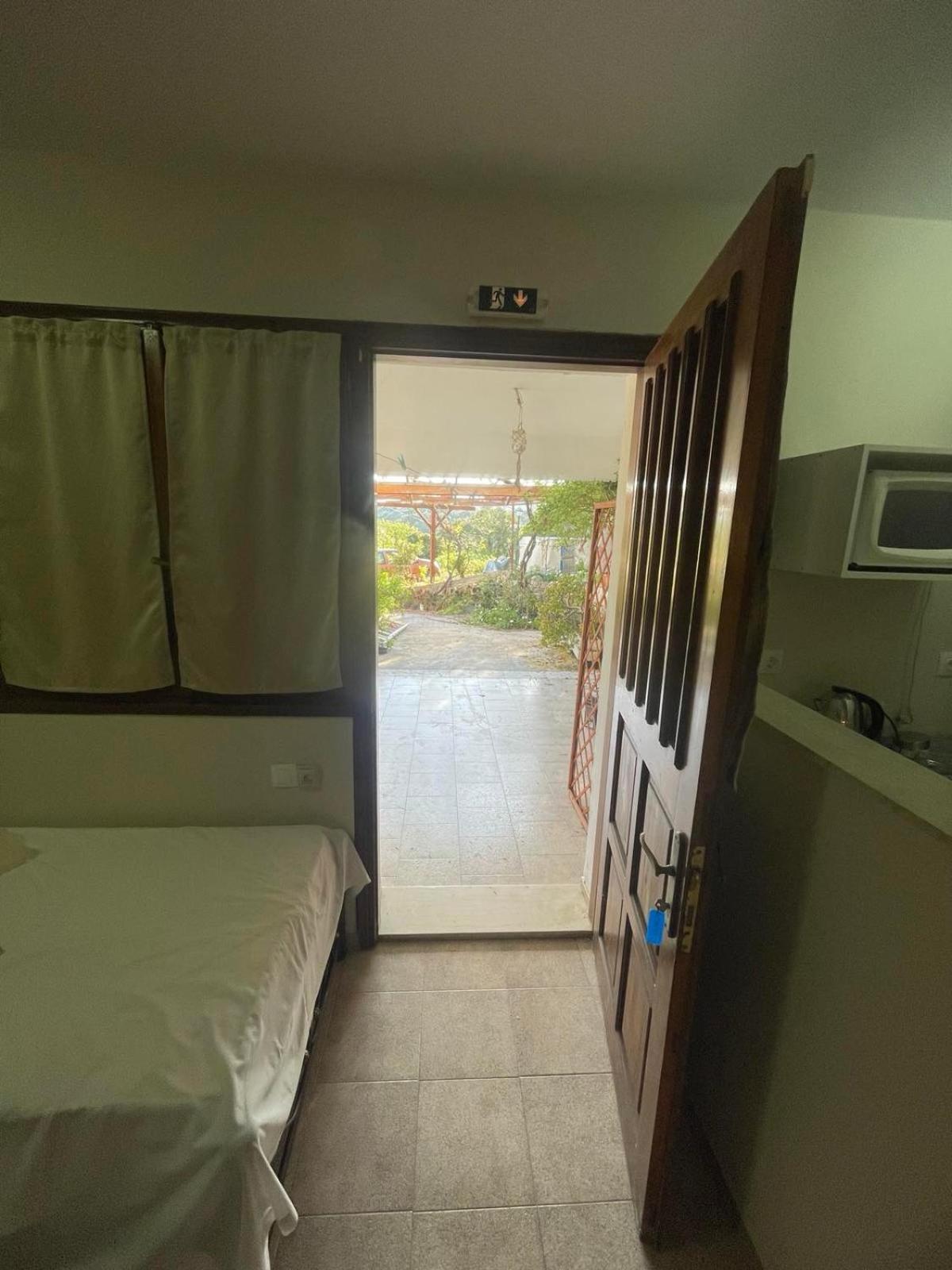 Vasilikos Apartments Paralia Agias Foteinis Exterior photo