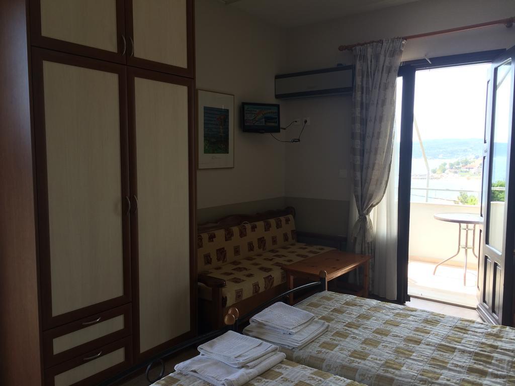 Vasilikos Apartments Paralia Agias Foteinis Exterior photo